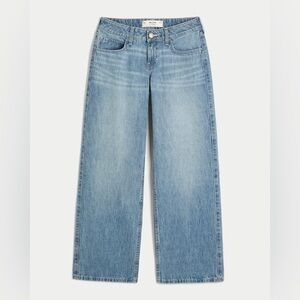 Hollister Low-Rise Medium Wash Baggy Jeans